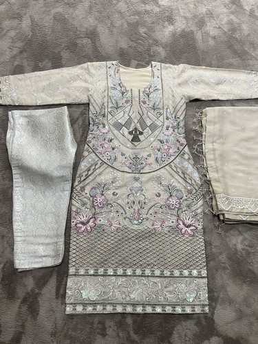 Asian women salwar kameez - women's,