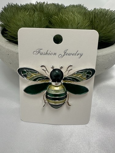 Magnetic brooch silver green - brooch,