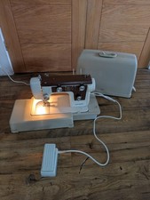 New Home Janome 637 Electric Sewing Machine & Carry Case. See Video.