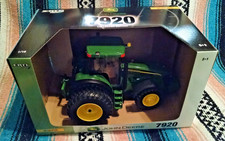 John Deere Tractor 7920 Rear