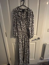 Phase Eight Floral black and