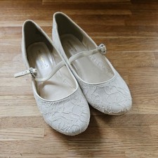MONSOON Girl’s Ivory Bridesmaid Ballerina pumps shoes. Pearl buckle. UK 4.