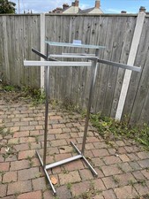 Retail Point of Sale (Pos) Floor Stand 4 Arms Clothing Rail Retail Shop Display