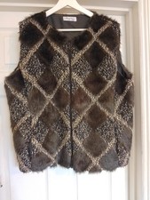 David Napier- Ladies Luxurious Faux Fur Zip up Gilet Size 20