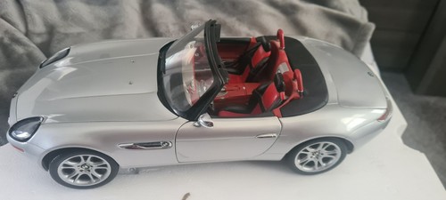 Bmw scale with red - 1/12,