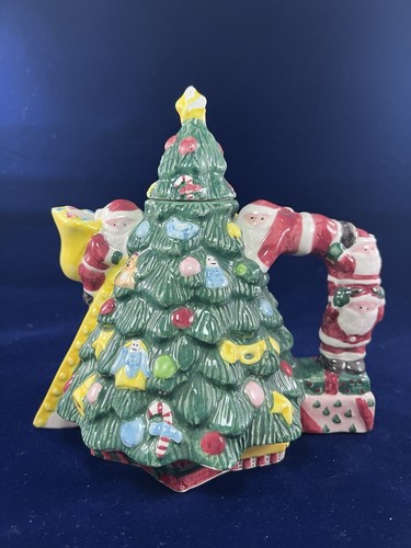 Vintage tea nee - nee, tree