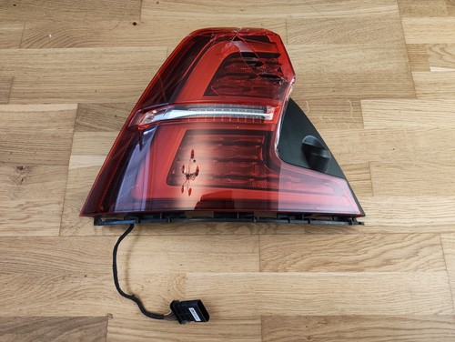 Volvo s60 tail light - volvo,