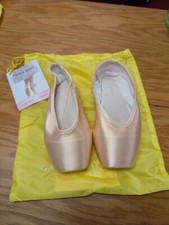 Gaynor Minden Pointe Shoes
