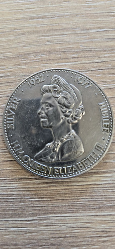1977 queen elizabeth silver - queen,
