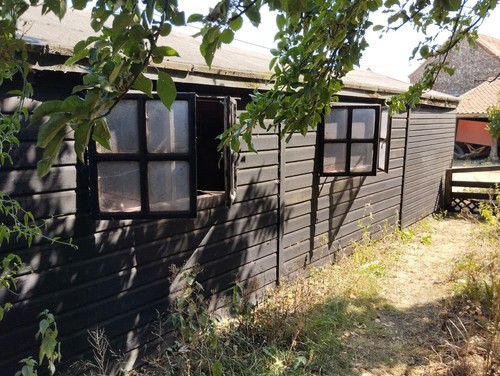 Large wooden workshop - -, x