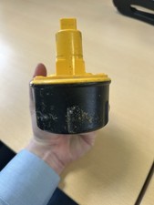 GENUINE DEWALT DC9096 18V 3ah
