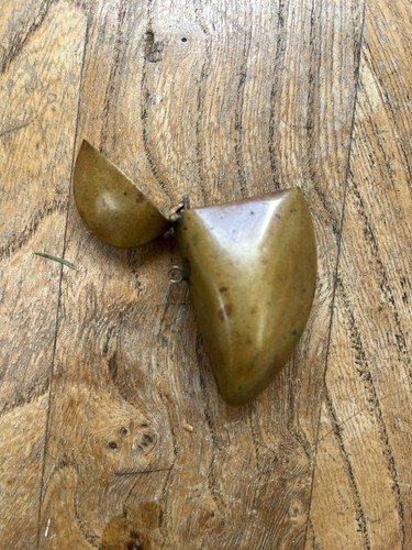 Victorian brass novelty vesta - brass,