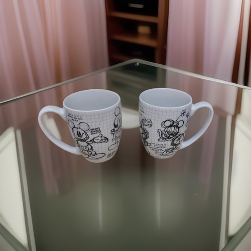 Disney mickey and minnie mouse - mickey,