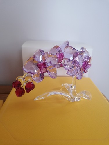 Swarovski crystal flowers - crystal,