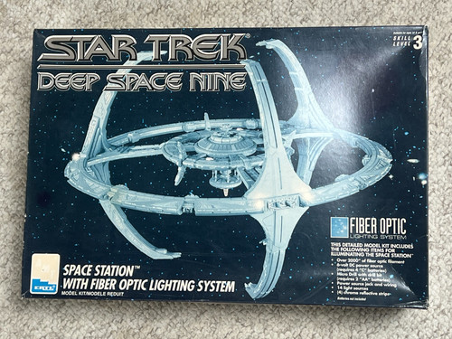 Amt ertl star trek - deep, space