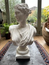 bust of the goddess diana
