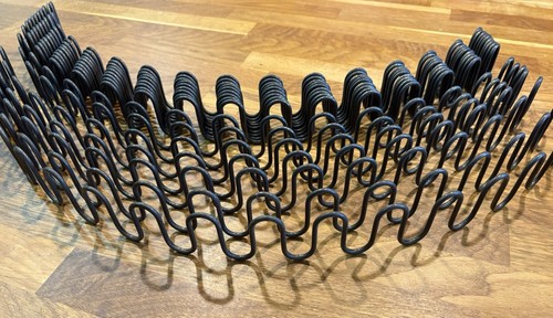 Zig zag serpentine seat - zig, zag/serpentine