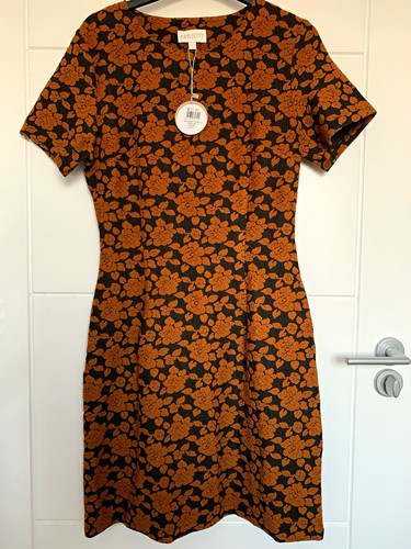 Apricot rose black brown - apricot,