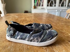 KIDS TOMS GREY CAMO