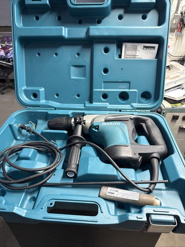 Makita hammer drill hr4002 - makita,