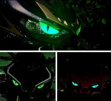 GREEN REFLECTIVE DEVILS EYES