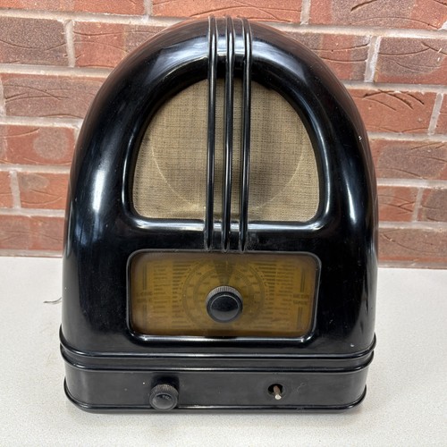 Philco 444 bakelite radio - bakelite, with