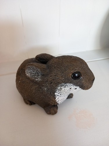 Brown white rabbit pottery - brown,