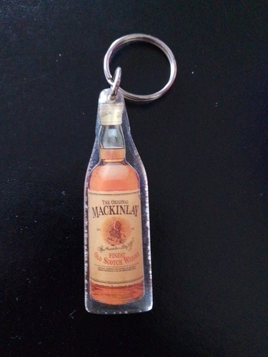 Mackinlay whiskey keyring - mackinlay,