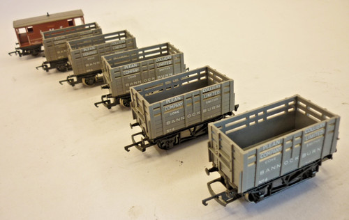 Hornby gauge wagons - x,