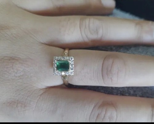 Emerald and diamond ring - diamond, 18