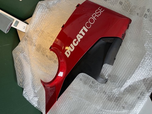 Oem ducati v4r right belly - oem,