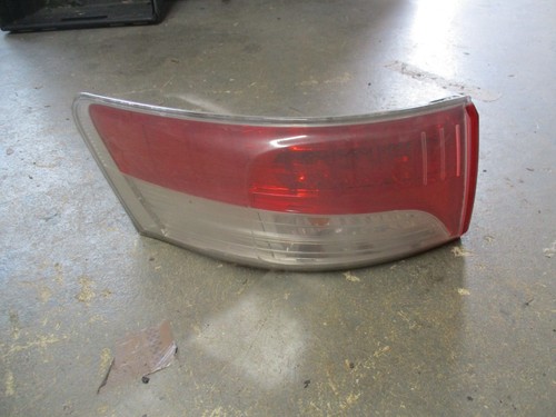 Toyota avensis left tail light - avensis,