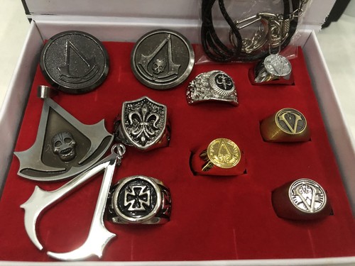 11pc assassin creed pendant - creed,