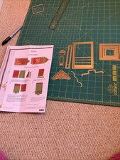 Spellbinders Christmas Cracker Cutting Die Set.