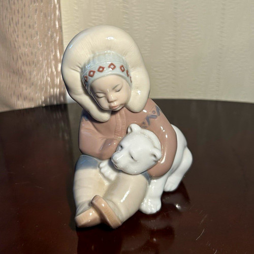 Lladro 1195 eskimo - eskimo, child
