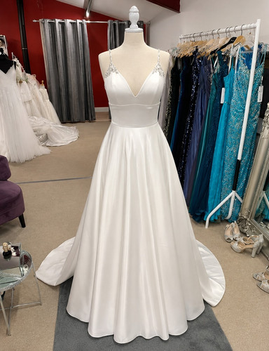 Veromia ivory satin line - ivory, a-line