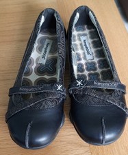 Vintage Kangaroos Size 4 Ballet Shoe