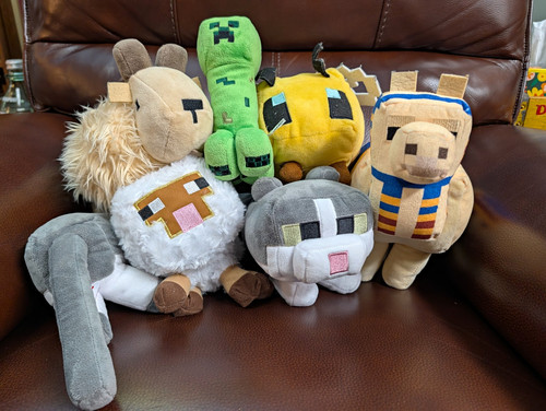 Mojang studios minecraft plush - mojang,