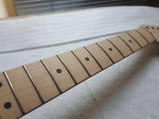 FENDER STRATOCASTER MAPLE NECK