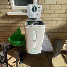 Water Softener for up to 6 People W2B200
