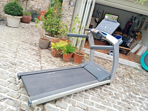 Life fitness treadmill - life,