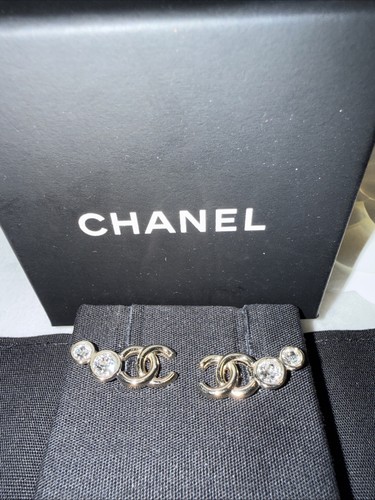 Chanel logo stud earrings - chanel,