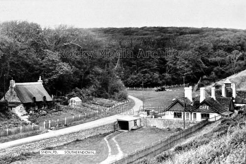 Qaa sea mouth cottage and - sea,