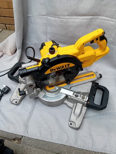 Dewalt dws773 240 - 240, v