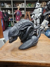 Diamond Select Toys Avp Alien