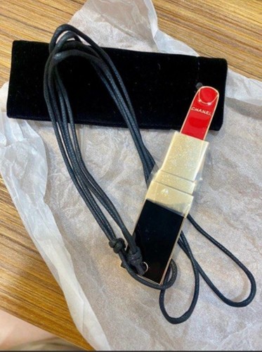Chanel rouge lipstick - rouge, mirror