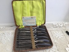 Oneida  Roseanne Stainless