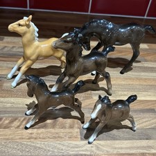 5 Beswick Foals