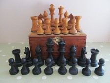 VINTAGE WOODEN CHESS SET