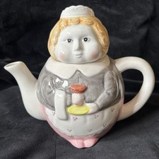 Vintage Cute Retro Novelty Teapot